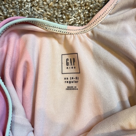 Gap one piece swim suit - Picture 3 of 3